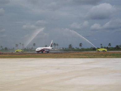 The Boeing 737-800 series aircraft touching down on the Akwa Ibom International Airport I