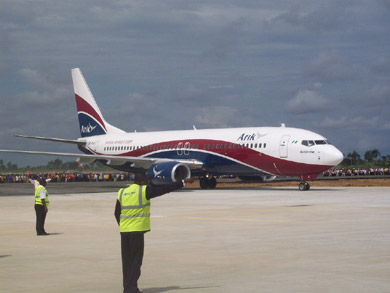 The Boeing 737-800 series aircraft touching down on the Akwa Ibom International Airport II